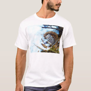 Camiseta Pequeño ratón durmiendo en la nieve