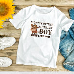 Camiseta Pequeño vaquero primer rodeo nombre personalizado<br><div class="desc">El pequeño vaquero primero rodeo personalizado nombre familia con camiseta a juego.</div>