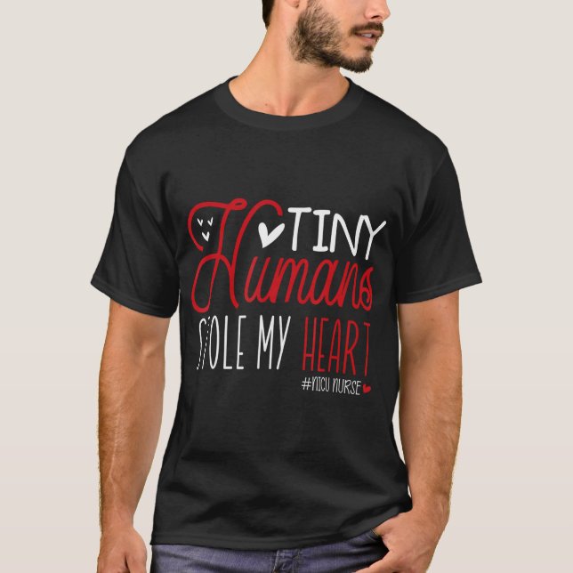 Camiseta Pequeños humanos agujaron mi corazón lindo Nicu En (Anverso)