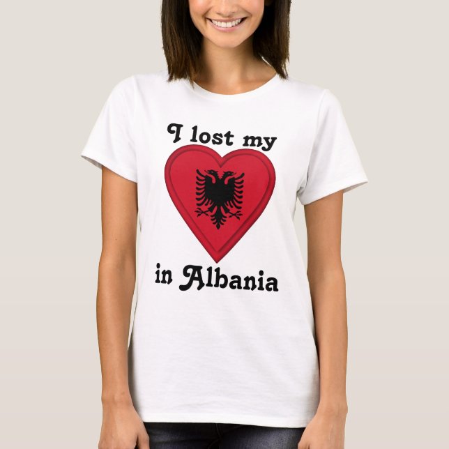 Camiseta Perdí mi corazón en Albania (Anverso)