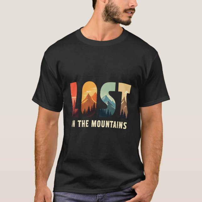 Camiseta Perdido en las Montañas Aventura Retro Estética (Anverso)