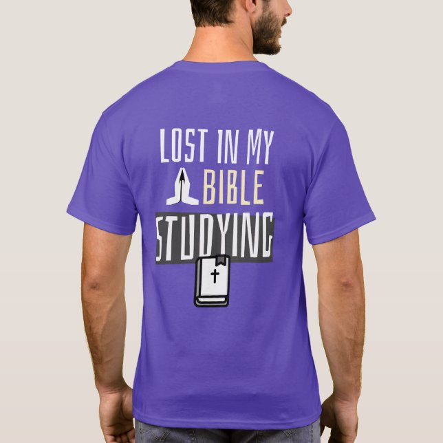 CAMISETA PERDIDO EN MI ESTUDIO DE BIBLIOTECA (Reverso)