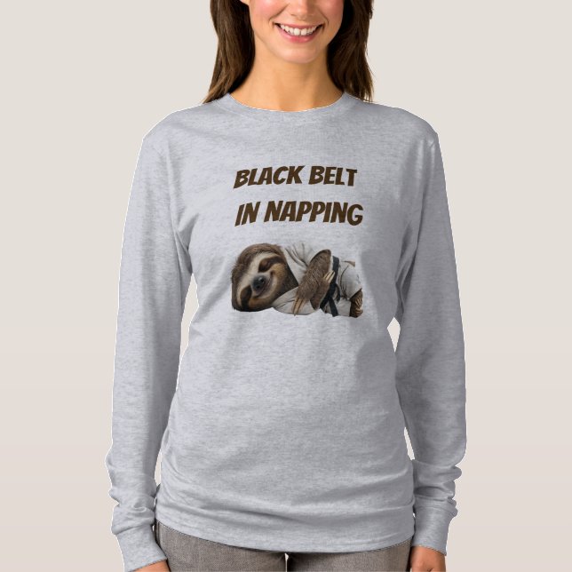 Camiseta Perezoso Cinturón Negro En Dormir (Anverso)