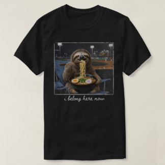Camiseta Perezoso Divertido Comiendo Ramen en Estadio de Bé