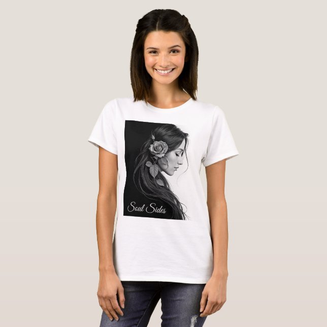 Camiseta Perfil femenino artístico con rosa en monocromo (Anverso completo)