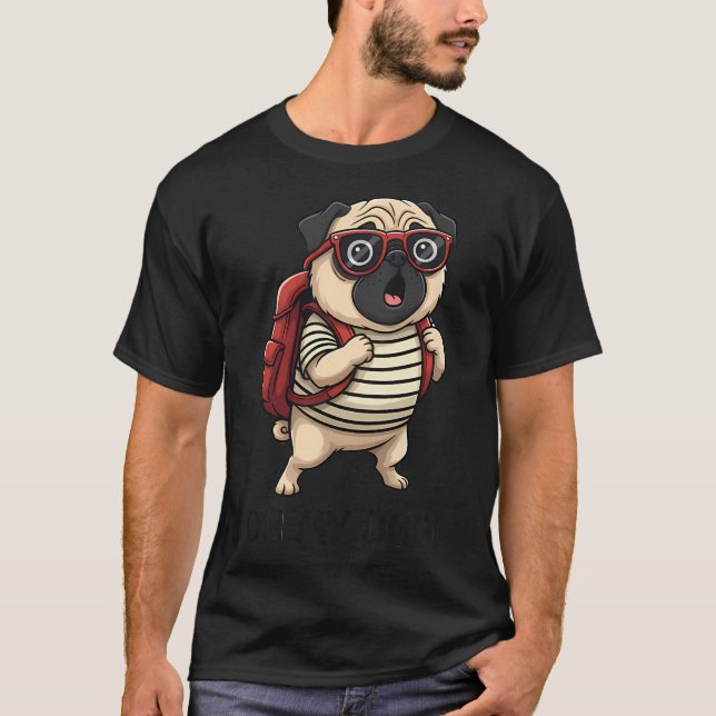 Camiseta Perrito Pug Divertido con Mochila (Anverso)