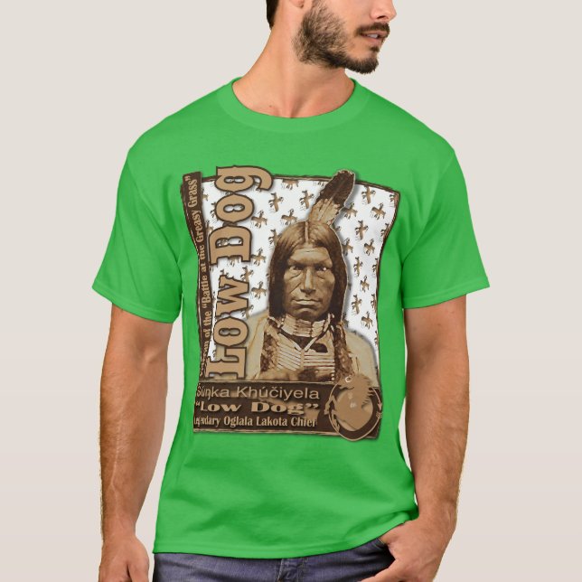 Camiseta Perro bajo Oglala Lakota (Anverso)