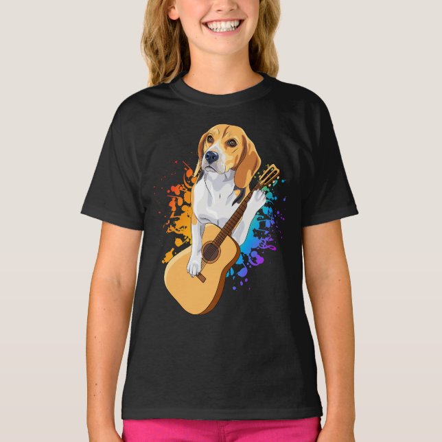 Camiseta Perro Beagle Jugando Chica De Guitarra Acústica (Anverso)