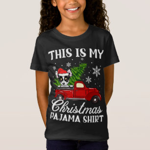 Camiseta Perro Chihuahua Montando Camión Rojo Con Árbol De