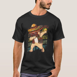 Camiseta Perro cinco de mayo de Poncho Sombr