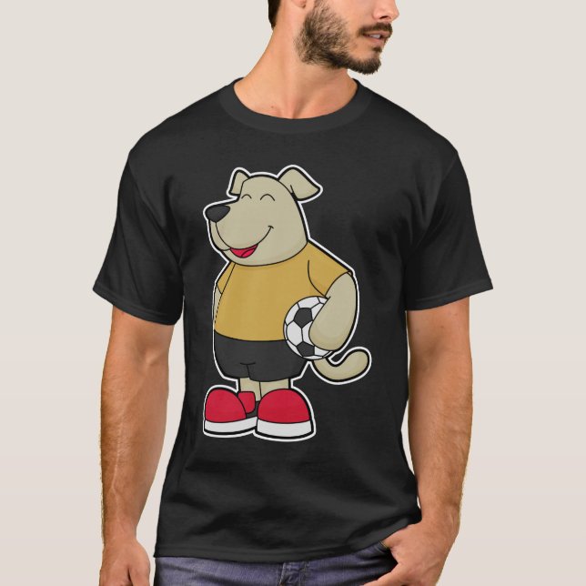 Camiseta Perro como jugador de fútbol con balón de fútbol (Anverso)