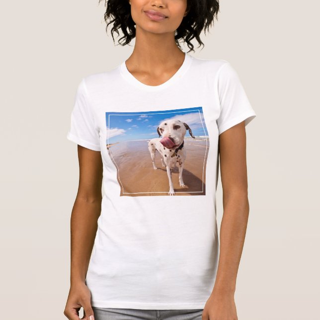 Camiseta Perro dálmata en la playa (Anverso)