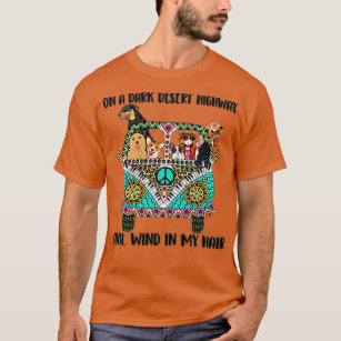 Camiseta Perro de auto hippie en una carretera desierta osc
