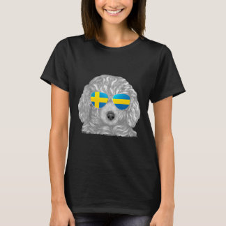 Camiseta Perro de caniche marrón Bandera de Suecia gafas de