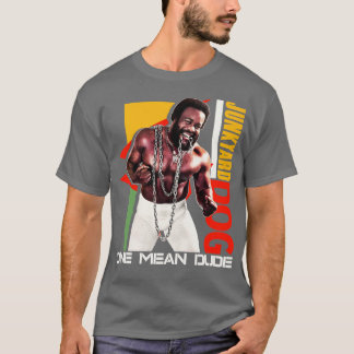 Camiseta Perro de Junkyard Un Hombre Medio
