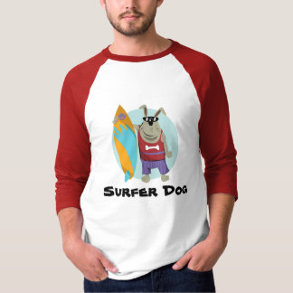 Camiseta perro de la persona que practica surf