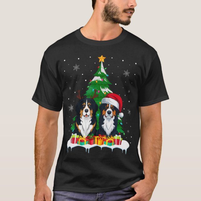 Camiseta Perro de montaña de Bernese Árbol de Navidad encie (Anverso)