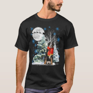 Camiseta Perro de montaña de Bernese bajo la nieve de luna 