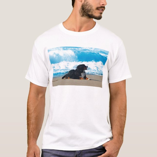 Camiseta Perro de montaña de Bernese en la playa (Anverso)