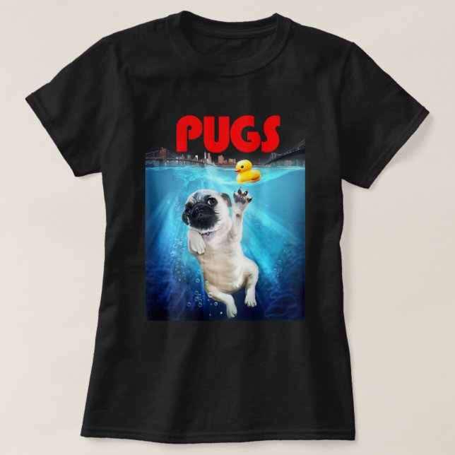 Camiseta Perro de pug cutáneo jugando con juguete de pato d (Diseño del anverso)