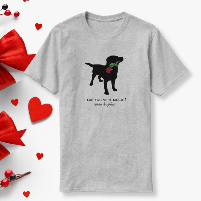 Camiseta Perro de San Valentín del Black Lab sosteniendo la (Subido por el creador)