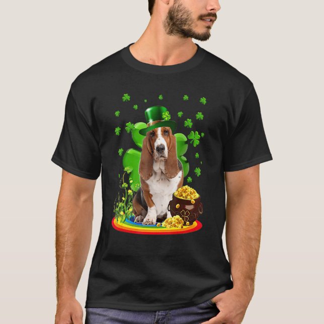 Camiseta Perro del montón de Basset Shamrock verde irlandés (Anverso)