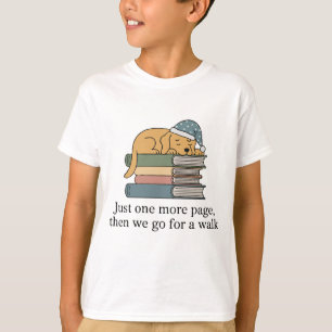 Camiseta Perro Divertido Durmiendo sobre Libros, "Solo una
