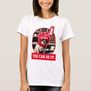 Camiseta Perro en la mano de espuma