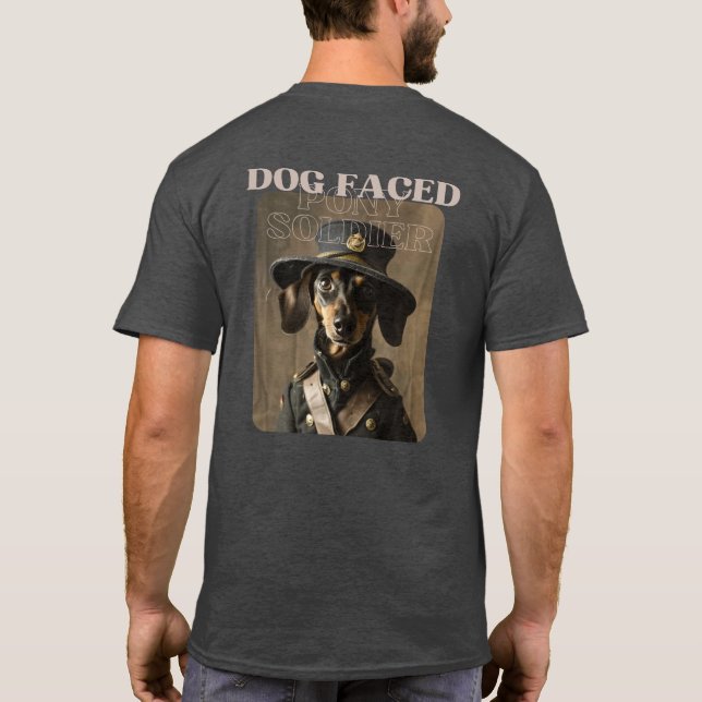 Camiseta "Perro frente a soldado de ponía" (Reverso)