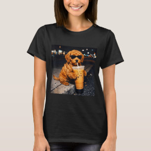 Camiseta Perro goldendoodle bebiendo café helado divertido