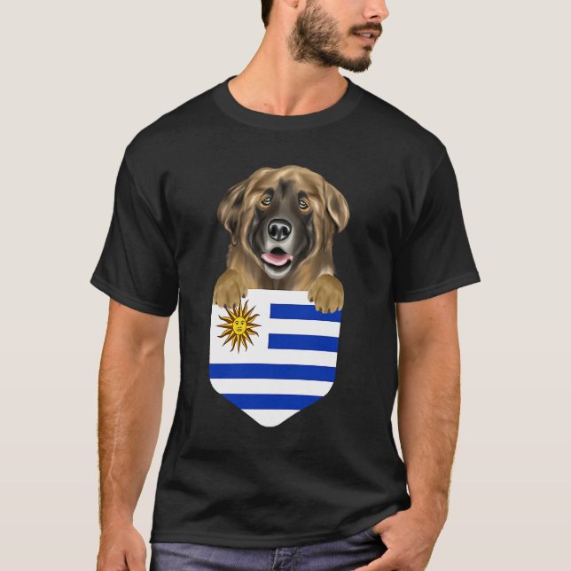 Camiseta Perro Leonberger, Bandera De Uruguay, En El Bolsil (Anverso)