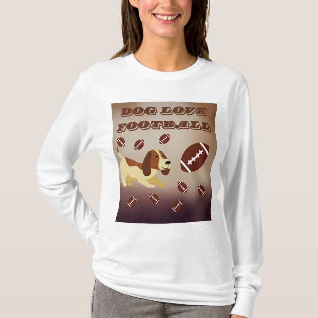 Camiseta Perro marrón gracioso jugando a fútbol femenino (Anverso)