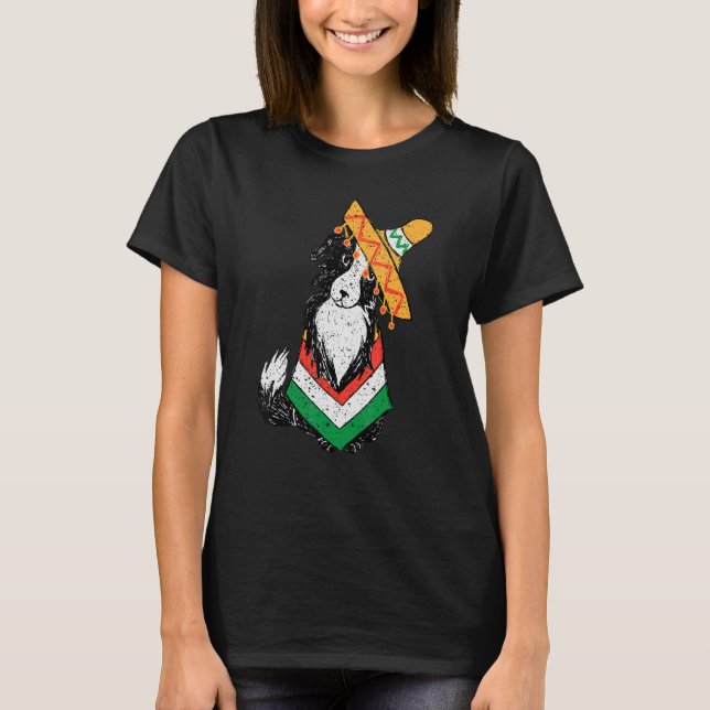 Camiseta Perro Mexicano Con Sombrero Y Poncho Cinco De M (Anverso)