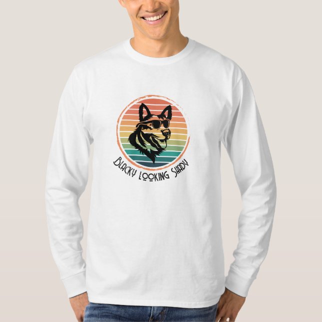 Camiseta Perro negro con aspecto sombrío (Anverso)