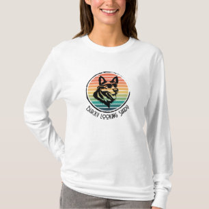 Camiseta Perro negro con aspecto sombrío