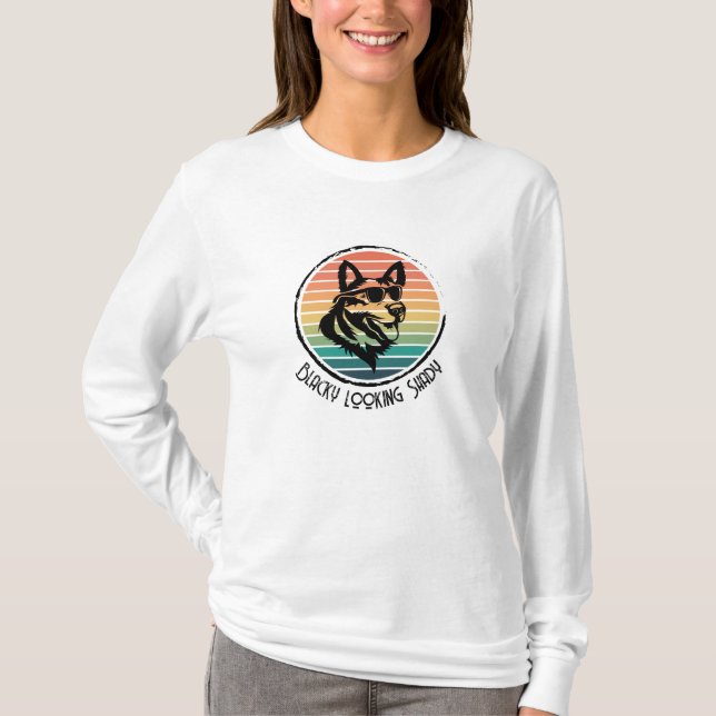 Camiseta Perro negro con aspecto sombrío (Anverso)