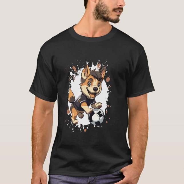Camiseta Perro pastor alemán jugando fútbol cómico (Anverso)