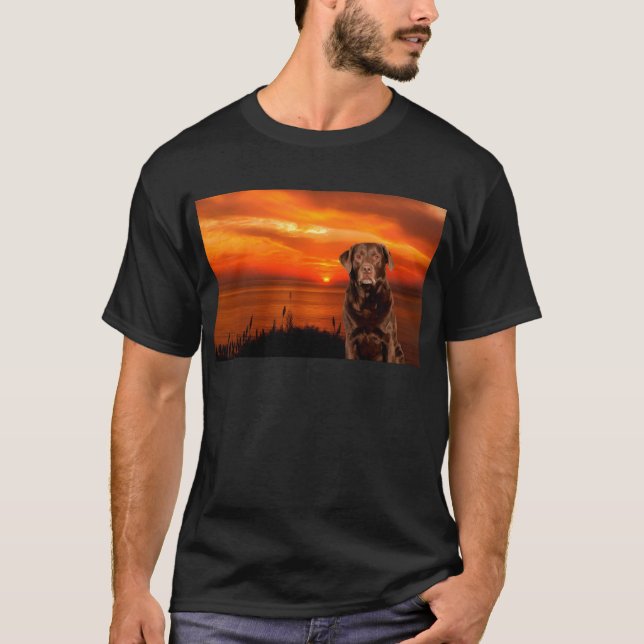 Camiseta Perro recuperador de labrador sentado al lado del  (Anverso)