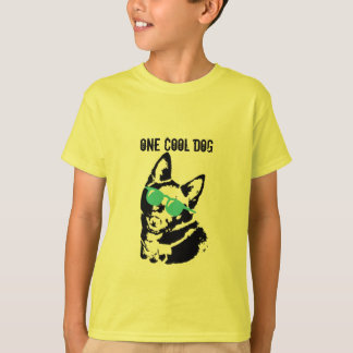 Camiseta Perro Schipperke con gafas de sol