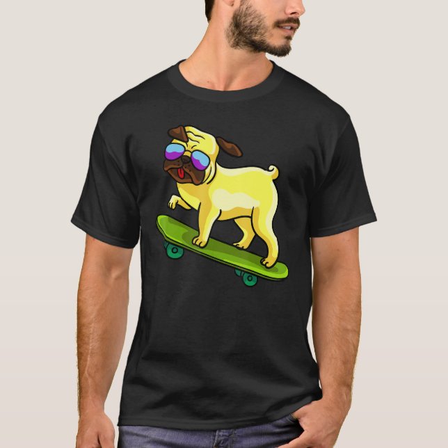 Camiseta Perro Skateboarding Para Un Amante De La Pug Y Ska (Anverso)