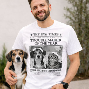 Camiseta Perro travieso personalizado del año Periódico par