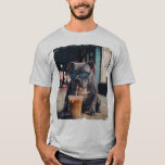 Camiseta Perros y cervezas frías<br><div class="desc">Mantente fresco y cafeinado con este diseño único de Pitbull Azul. Con un Pitbull musculoso de pelaje "azul" que luce gafas de sol de concha de tortuga y disfruta de un café helado, esta obra de arte captura perfectamente el lado "relajado" de la raza. Ya seas un orgulloso Pitbull Dad,...</div>