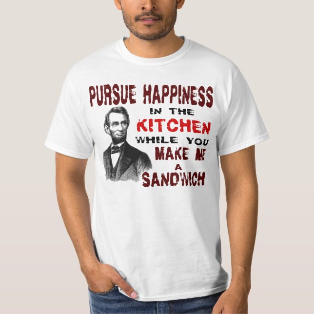 CAMISETA PERSEGUIR LA FELICIDAD EN LA COCINA (Anverso)