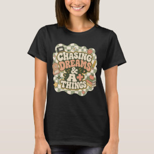 Camiseta Persiguiendo Sueños y Cosas de A+ Diseño Retro Gro