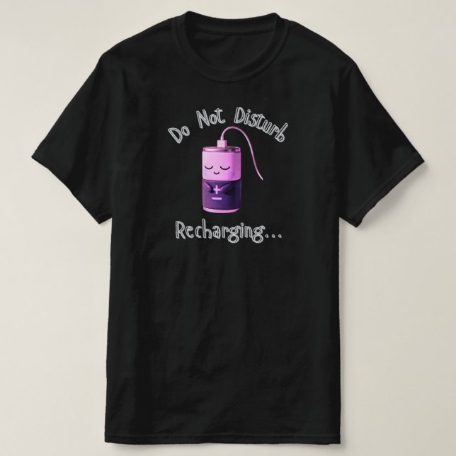 Camiseta Personaje de batería lindo recargando no molestar  (Diseño del anverso)