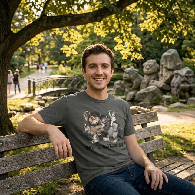 Camiseta Personajes de Donde los monstruos salvajes (Generated image of person wearing t-shirt)