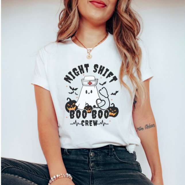 Camiseta Personal de turno nocturno de enfermería de Hallow (Subido por el creador)