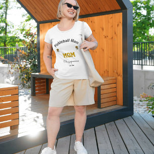 Camiseta Personaliza Pickleball Mom con diseño de nombre pe