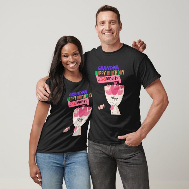 Camiseta Personalización de las flores de abuela de cumplea (Unisexo)