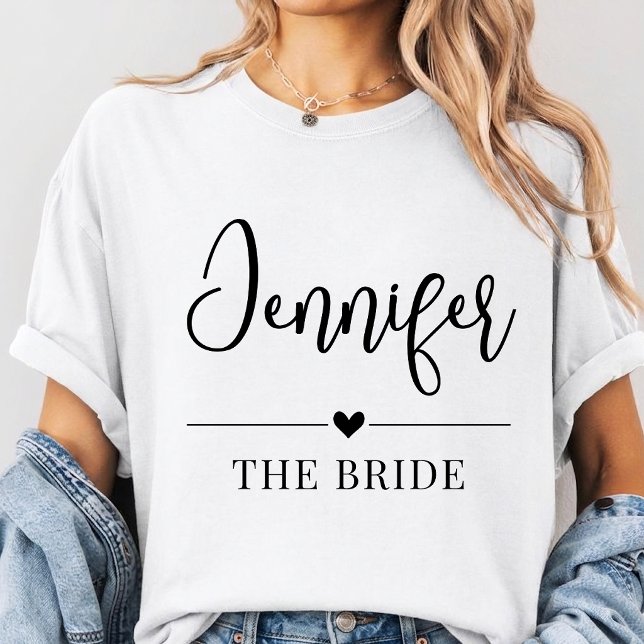 Camiseta personalizada con nombres de damas de hon (custom script bridesmaid shirt, personalized bachelorette outfit shirt, bridal party outfit shirt)